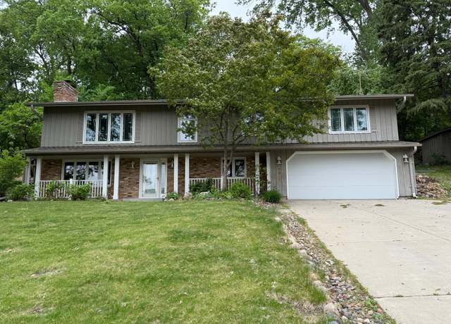 Property at 2611 Kyle Ave N, Golden Valley, MN 55422, 4 beds, 3 baths