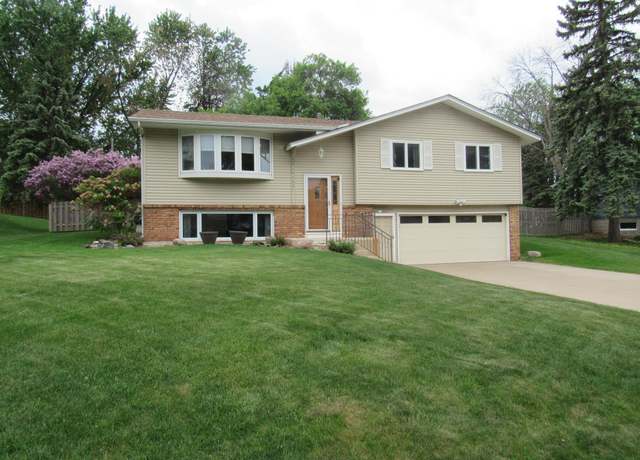 Property at 9331 46th Ave N, New Hope, MN 55428, 3 beds, 2 baths