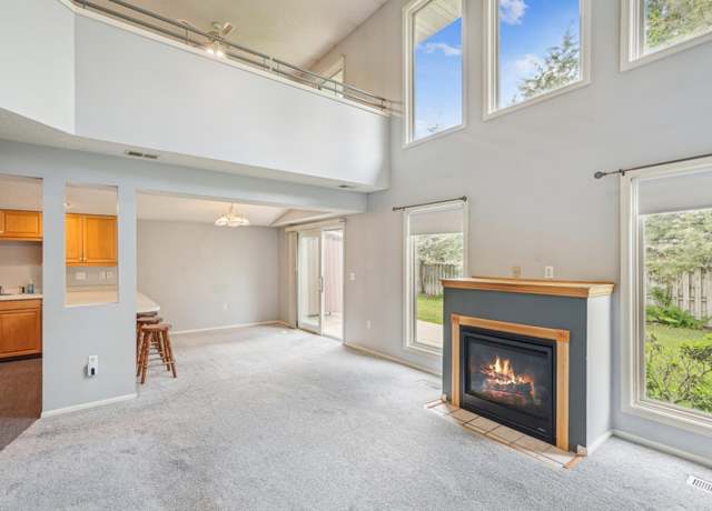 Property at 1707 Fairway Dr, Hudson, WI 54016, 3 beds, 2 baths