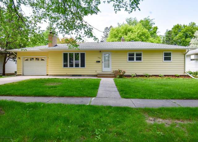 Property at 1613 15th St S, Moorhead, MN 56560, 5 beds, 2 baths