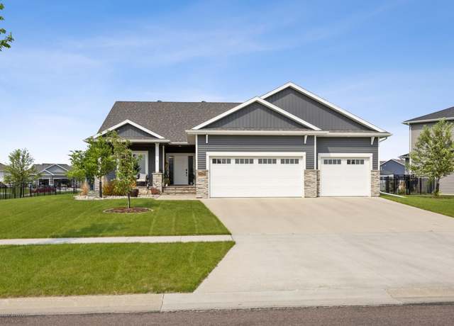 Property at 2781 Golden Ln S, Fargo, ND 58104, 4 beds, 3 baths