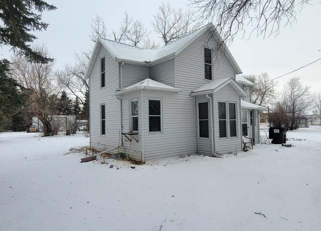 Property at 302 3rd Ave NW, Steele, ND 58482, 3 beds, 1 bath