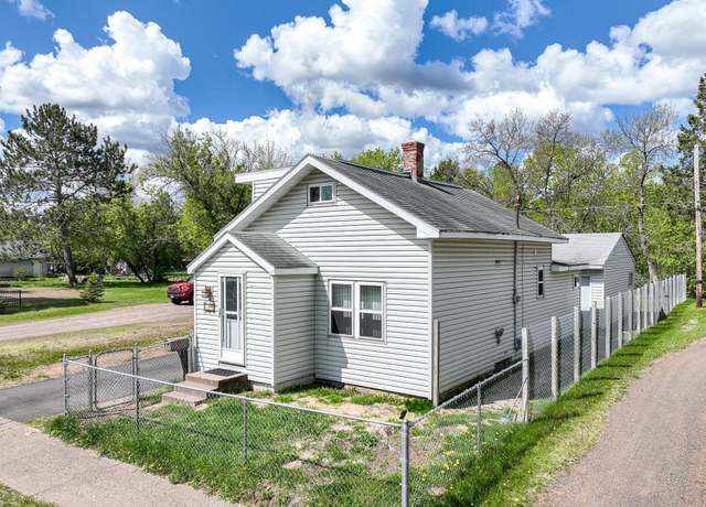 Property at 611 Laurel St, Cloquet, MN 55720, 3 beds, 1 bath
