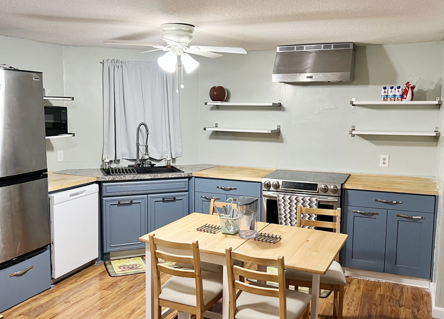Property at 1824 S 5th St Unit A, Minneapolis, MN 55454, 1 bed, 1 bath