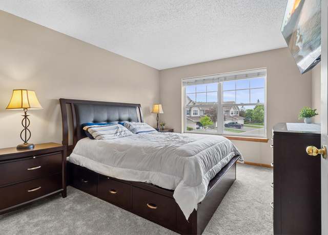 Property at 17087 Encina Path, Lakeville, MN 55024, 2 beds, 3 baths