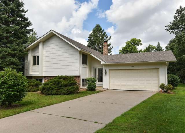 Property at 7240 Timber Ln N, Maple Grove, MN 55369, 4 beds, 2 baths