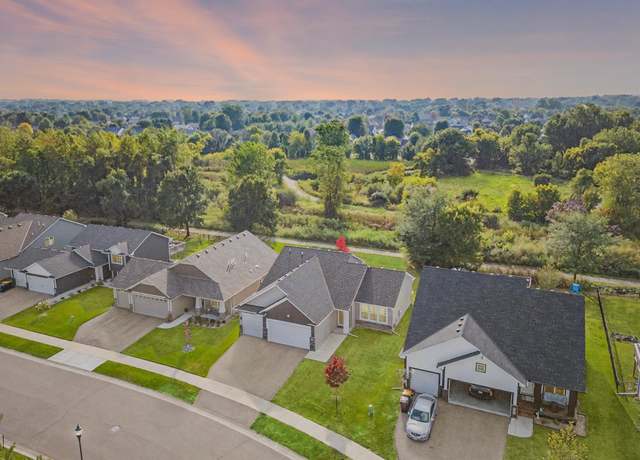 Property at 273 15th St, Farmington, MN 55024, 4 beds, 3 baths