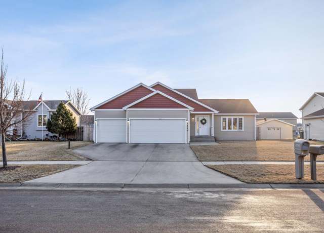 Property at 3650 Taylor St S, Fargo, ND 58104, 4 beds, 2 baths