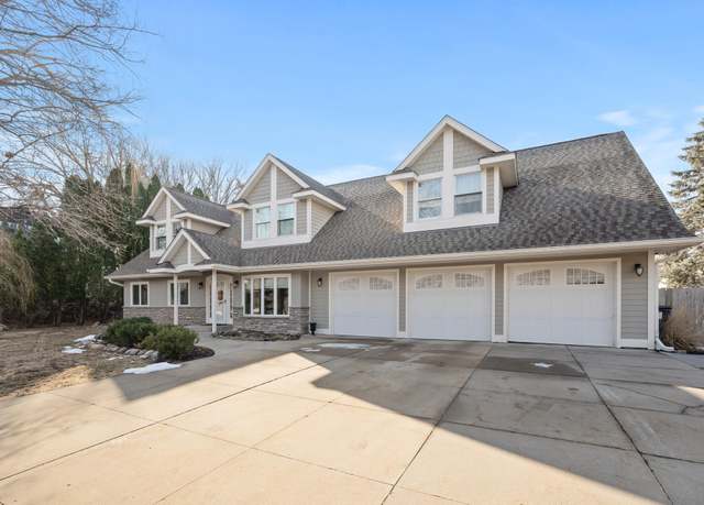 Property at 7801 W 86th St, Bloomington, MN 55438, 6 beds, 4 baths