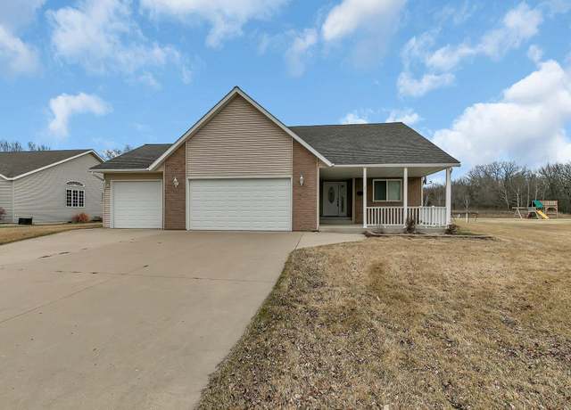 Property at 1811 Summer Ln, Alexandria, MN 56308, 4 beds, 3 baths