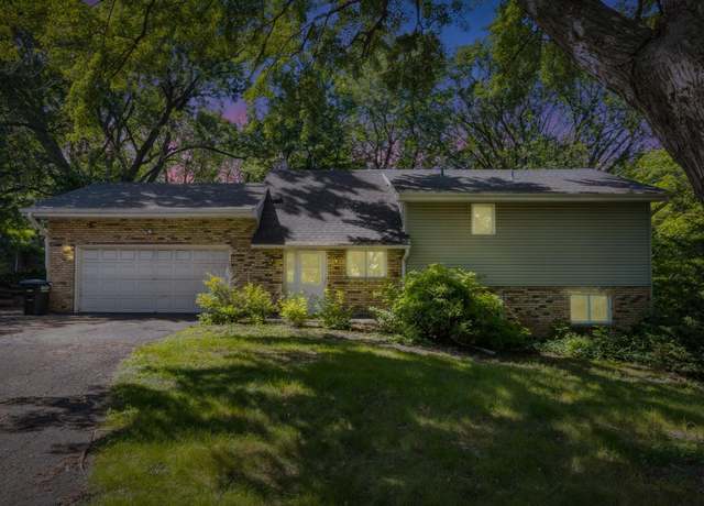 Property at 2252 Highway 36 W, Roseville, MN 55113, 4 beds, 3 baths