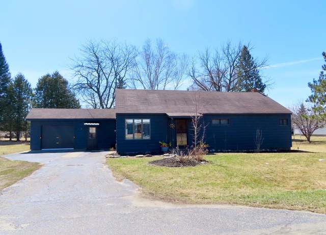 Property at 30 NE 3rd St, Cohasset, MN 55721, 4 beds, 2 baths