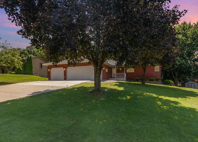 Property at 204 10th St SE, New Prague, MN 56071, 5 beds, 3 baths