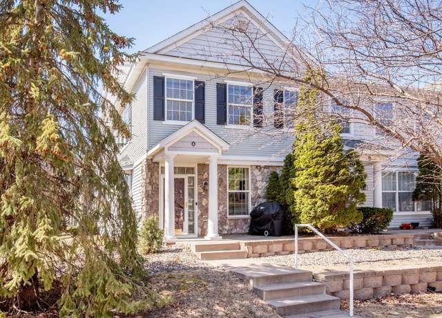 Property at 1634 Woodlynn Ave #4, Maplewood, MN 55109, 2 beds, 3 baths