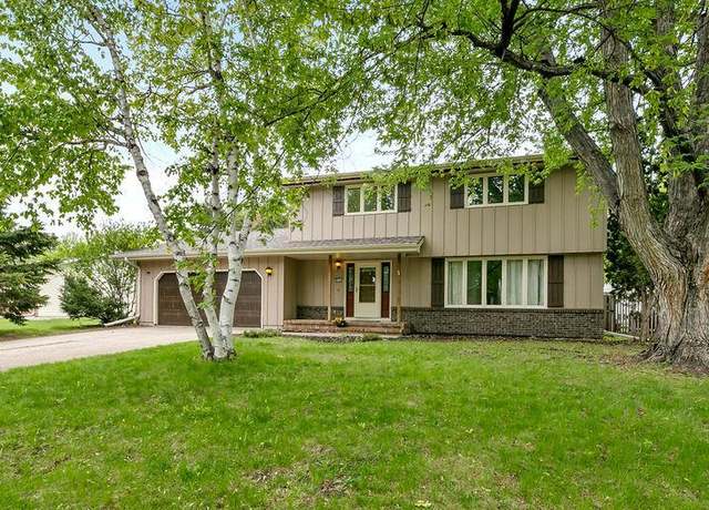 Property at 3667 Evergreen Rd N, Fargo, ND 58102, 4 beds, 3 baths