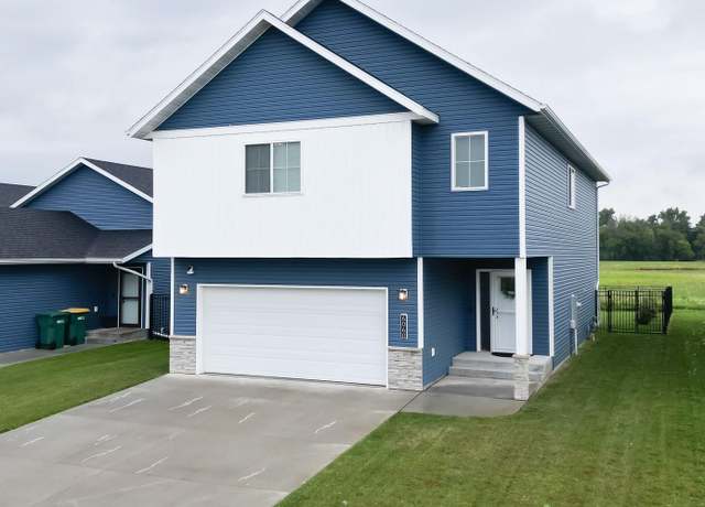 Property at 6060 78 Ave S, Horace, ND 58047, 4 beds, 3 baths