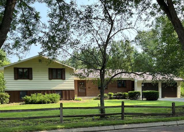 Property at 718 16th St, Windom, MN 56101, 3 beds, 2 baths