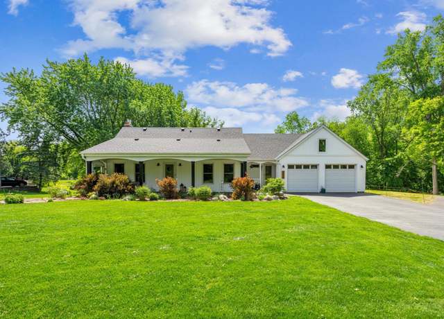 Property at 8875 42nd St N, Lake Elmo, MN 55042, 4 beds, 3 baths