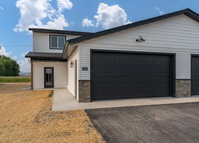 Property at 3104 Scotch Ln, Mankato, MN 56001, 3 beds, 3 baths
