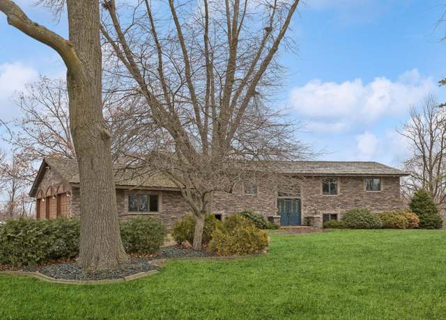 Property at 146 W Warner St, Ellsworth, WI 54011, 5 beds, 4 baths