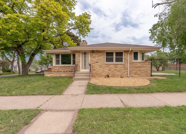 Property at 555 Arlington Ave W, Saint Paul, MN 55117, 2 beds, 2 baths