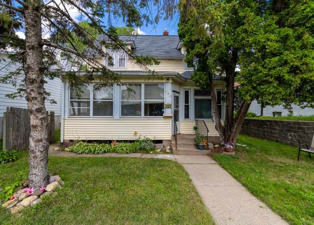 Property at 131 Delos St E, Saint Paul, MN 55107, 3 beds, 1 bath