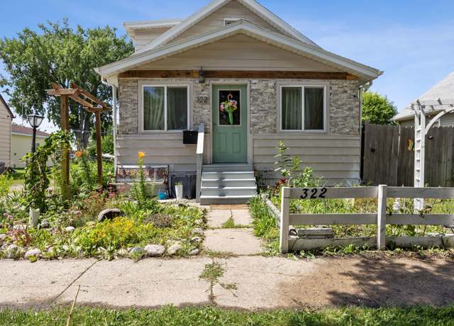 Property at 322 19th St N, Fargo, ND 58102, 2 beds, 2 baths