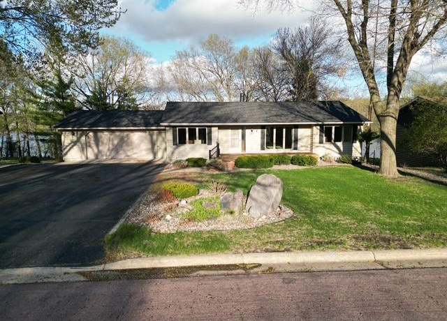Property at 307 Lake Dr, Redwood Falls, MN 56283, 4 beds, 3 baths