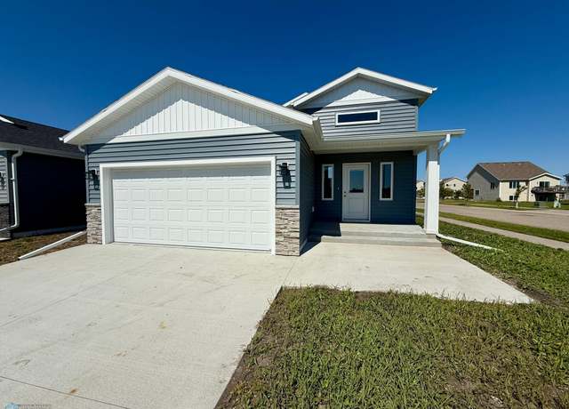 Property at 1852 44th Ave S, Moorhead, MN 56560, 4 beds, 3 baths