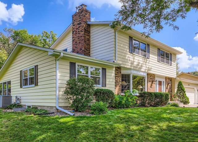 Property at 3331 Glen Oaks Ave, White Bear Lake, MN 55110, 5 beds, 3 baths