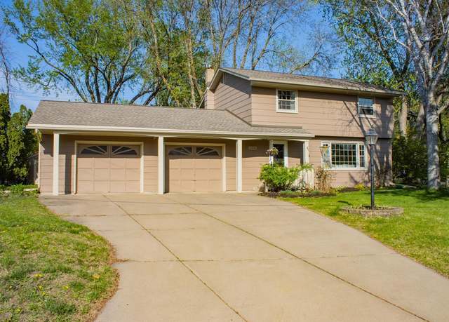 Property at 2840 Frederick St, Maplewood, MN 55109, 3 beds, 2 baths