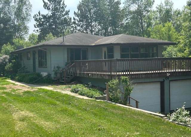 Property at 601 SW 1st Ave, Grand Rapids, MN 55744, 3 beds, 2 baths