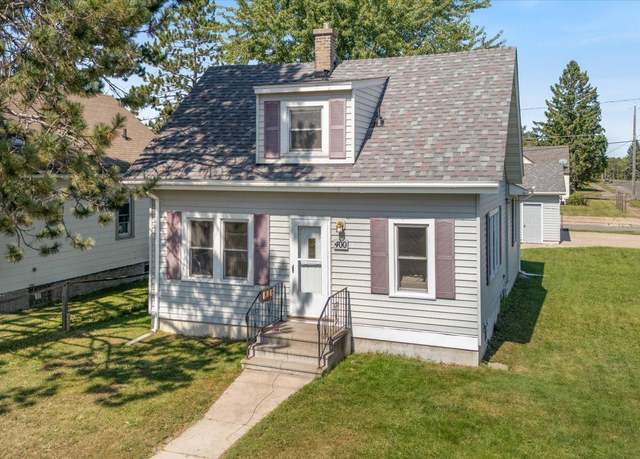 Property at 400 9th St NW, Chisholm, MN 55719, 3 beds, 2 baths
