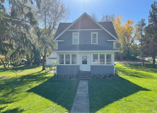 Property at 300 1st Ave NE, New London, MN 56273, 3 beds, 3 baths