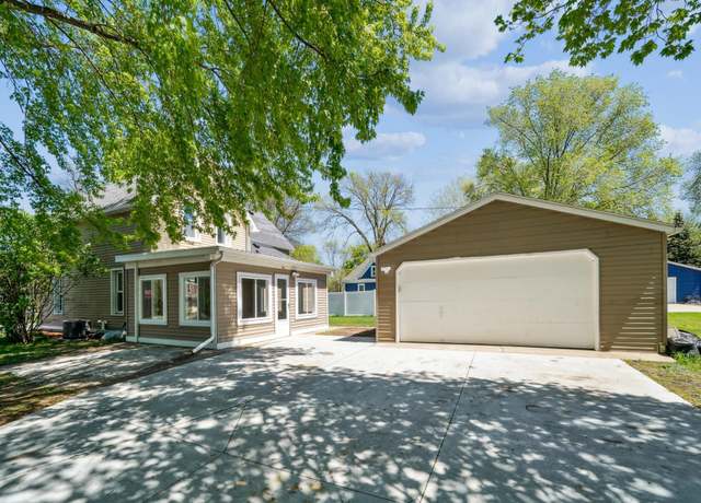 Property at 506 3rd Ave E, Shakopee, MN 55379, 3 beds, 2 baths