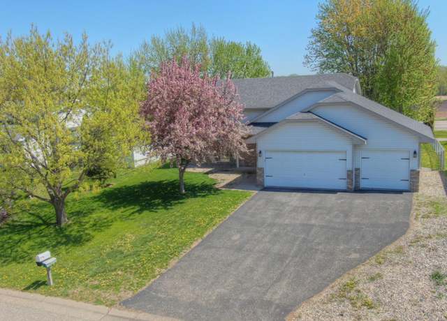 Property at 302 16th Ave NE, Buffalo, MN 55313, 4 beds, 2 baths