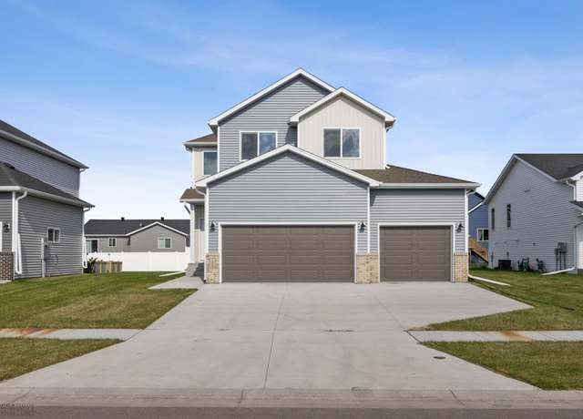 Property at 7326 28th St S, Fargo, ND 58104, 3 beds, 3 baths