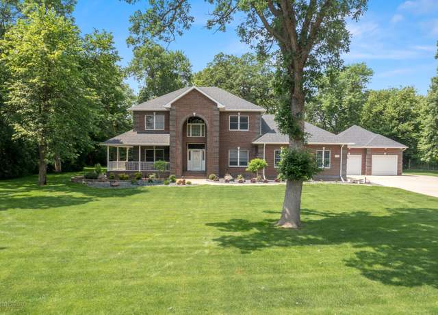 Property at 249 Chestnut Dr, Horace, ND 58047, 5 beds, 4 baths