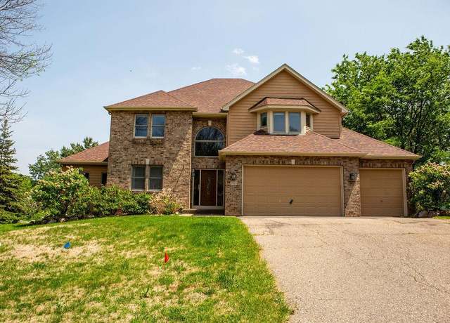 Property at 2505 Christian Dr, Chaska, MN 55318, 5 beds, 4 baths