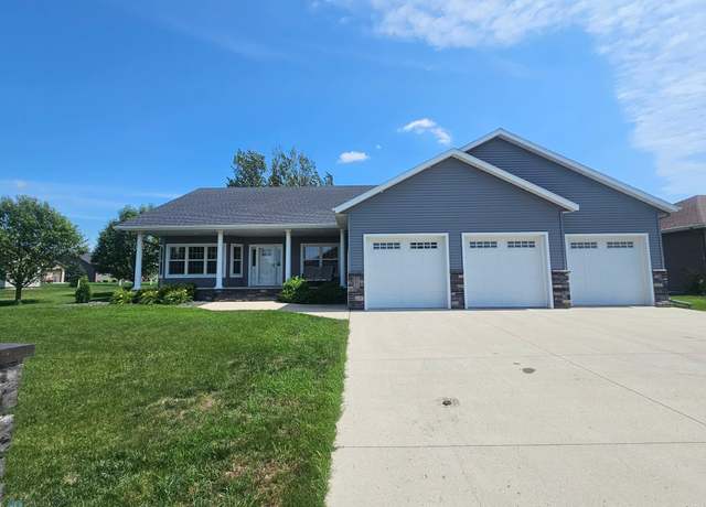 Property at 1972 Woodland Dr, Wahpeton, ND 58075, 4 beds, 4 baths