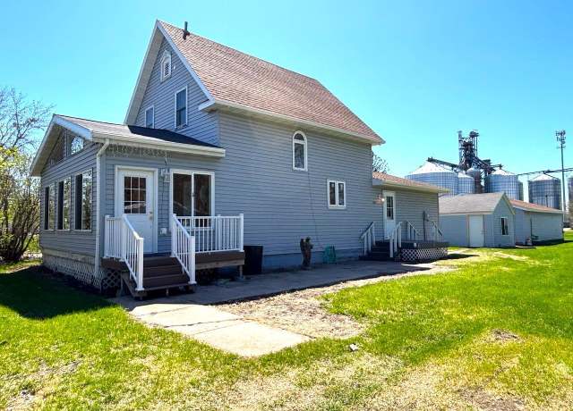 Property at 1005 Elizabeth Ave N, Thief River Falls, MN 56701, 4 beds, 2 baths