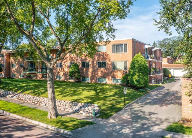 Property at 605 7th St S #2, Fargo, ND 58103, 2 beds, 1 bath