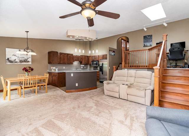 Property at 3514 Douglas Dr N, Crystal, MN 55422, 2 beds, 2 baths