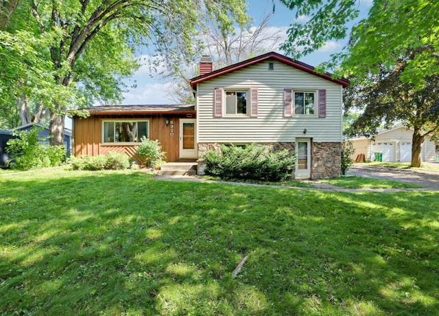 Property at 6920 35th St N, Oakdale, MN 55128, 3 beds, 2 baths