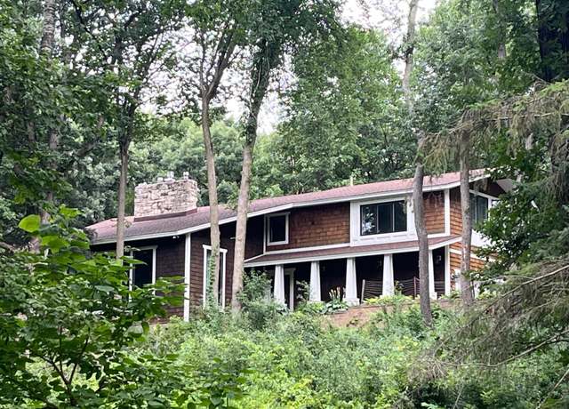 Property at 1 Partridge Ln, North Oaks, MN 55127, 4 beds, 4 baths