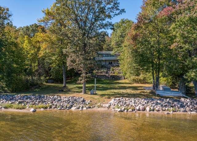 Property at 27734 Ridgewood Dr, Merrifield, MN 56465, 4 beds, 2 baths