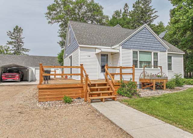 Property at 118 N Douglas Ave, Parkers Prairie, MN 56361, 4 beds, 2 baths