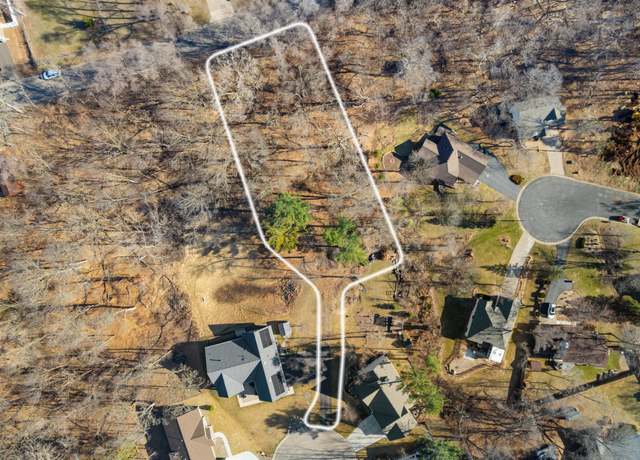 Property at 888 Bluebird Ct N, North Hudson, WI 54016
