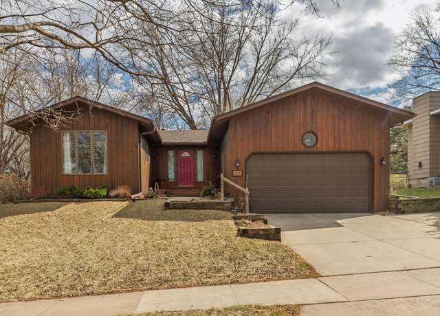 Property at 2510 58th St NW, Rochester, MN 55901, 5 beds, 3 baths