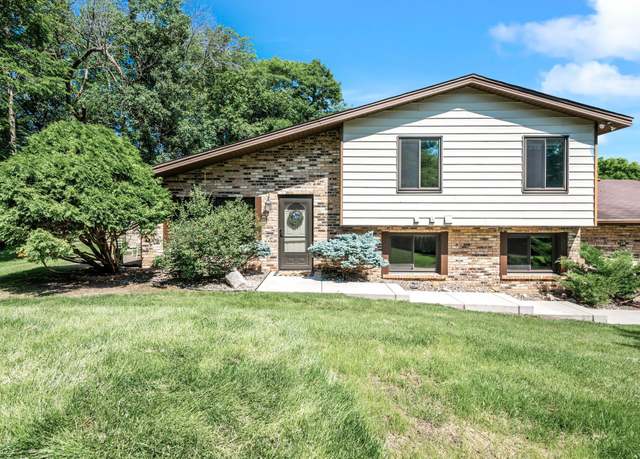 Property at 1010 Zanzibar Ln N, Plymouth, MN 55447, 3 beds, 2 baths